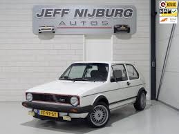 Voordelen van een Kleine Tweedehands Auto: Betaalbaarheid en Efficiëntie